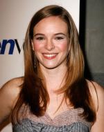 Даниэль Панабэйкер: 315x400 / 30 Кб