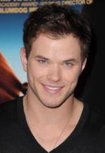 Келлан Латс: 276x400 / 19 Кб