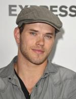 Келлан Латс: 311x400 / 22 Кб