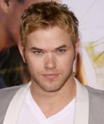 Келлан Латс: 337x400 / 22 Кб