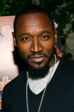 Usman Sharif: 400x600 / 48 Кб