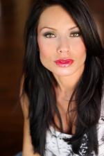 Jenae Altschwager: 1067x1600 / 212 Кб