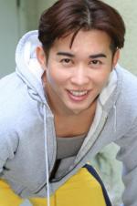 Luoc Lee: 363x545 / 35 Кб