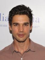 Стивен Стрейт: 304x400 / 19 Кб