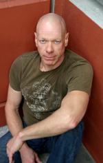 Шеридан Крист: 1299x2048 / 394 Кб