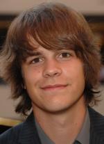 Джонни Симмонс: 291x400 / 21 Кб