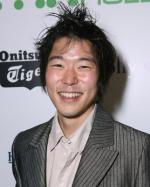 Аарон Ю: 322x400 / 30 Кб