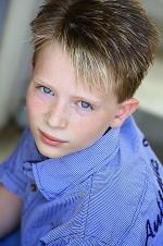 Хантер Джеймс Маккивер: 593x890 / 197 Кб