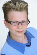 Хантер Джеймс Маккивер: 593x890 / 105 Кб