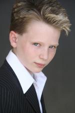 Хантер Джеймс Маккивер: 593x890 / 70 Кб