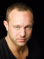 Себастьян Стрит: 480x640 / 37 Кб