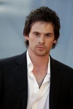 Том Райли: 250x374 / 13 Кб