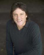 Shawn Knowles: 1638x2048 / 297 Кб