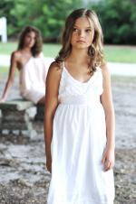 Mia Clarke: 1363x2048 / 269 Кб