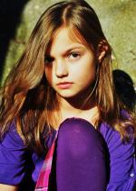 Mia Clarke: 1464x2048 / 600 Кб