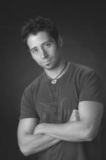 Брайан Лучеро: 640x963 / 57 Кб