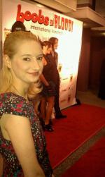 Sasha Stuber: 431x720 / 62 Кб