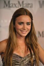 Лили Коллинз: 267x400 / 22 Кб