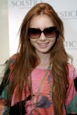 Лили Коллинз: 267x400 / 24 Кб