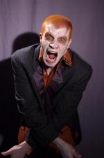 Myles McLane: 426x640 / 29 Кб