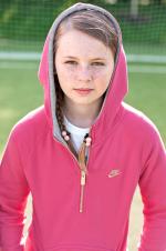 Gabby Brooks: 1365x2048 / 446 Кб