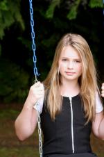 Gabby Brooks: 1365x2048 / 304 Кб