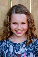 Gabby Brooks: 1365x2048 / 393 Кб