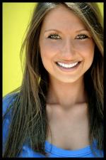 Kayla Laws: 600x900 / 90 Кб