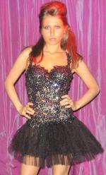 Kayla Laws: 441x728 / 77 Кб