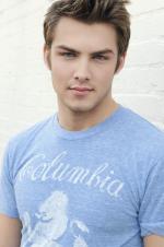 Jake Madden: 1365x2048 / 354 Кб