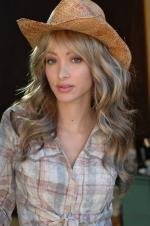 Linda Bella: 1360x2048 / 473 Кб