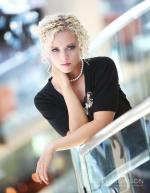 Nikola Clark: 560x720 / 59 Кб