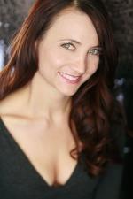 Kim Donovan: 300x450 / 20 Кб