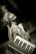 Айя Терауда: 350x526 / 37 Кб