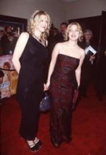 Дрю Бэрримор: 275x400 / 19 Кб