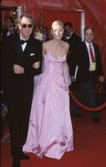 Гвинет Пэлтроу: 256x400 / 17 Кб