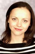 Кристина Риччи: 261x400 / 22 Кб