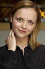 Кристина Риччи: 261x400 / 16 Кб