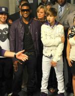 Ашер Рэймонд: 314x400 / 32 Кб