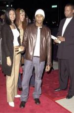 Ашер Рэймонд: 264x400 / 25 Кб