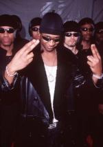 Ашер Рэймонд: 281x400 / 19 Кб