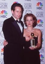 Дэвид Духовны: 281x400 / 23 Кб