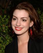 Энн Хэтэуэй: 328x400 / 28 Кб