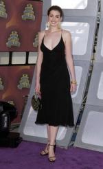 Энн Хэтэуэй: 244x400 / 22 Кб