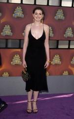 Энн Хэтэуэй: 247x400 / 21 Кб