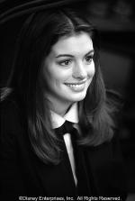 Энн Хэтэуэй: 450x669 / 38 Кб