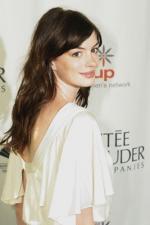 Энн Хэтэуэй: 267x400 / 19 Кб