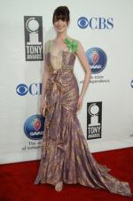 Энн Хэтэуэй: 265x400 / 25 Кб