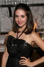 Элисон Бри: 266x400 / 24 Кб