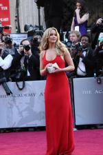 Дженнифер Лоуренс: 562x843 / 78 Кб